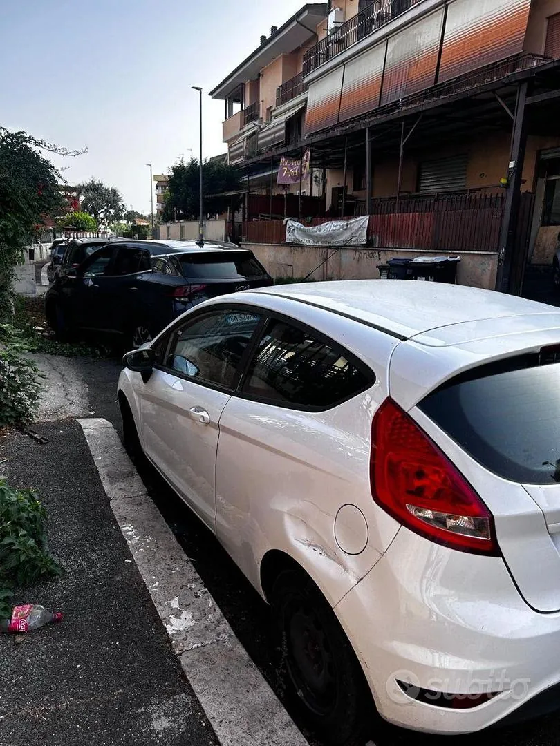 Ford Fiesta 2009 photo 3