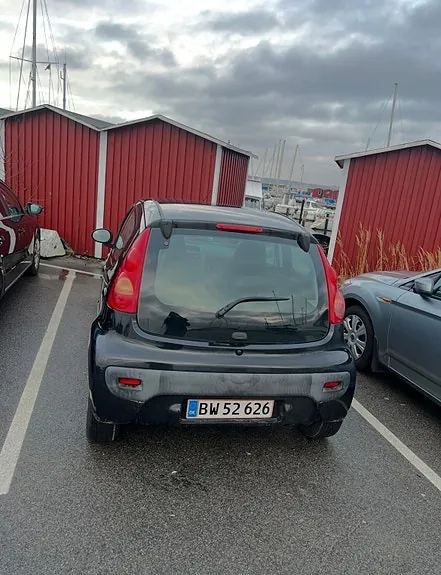 Peugeot 107 2010 photo 2