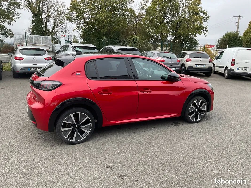 Peugeot 208 2022 photo 2