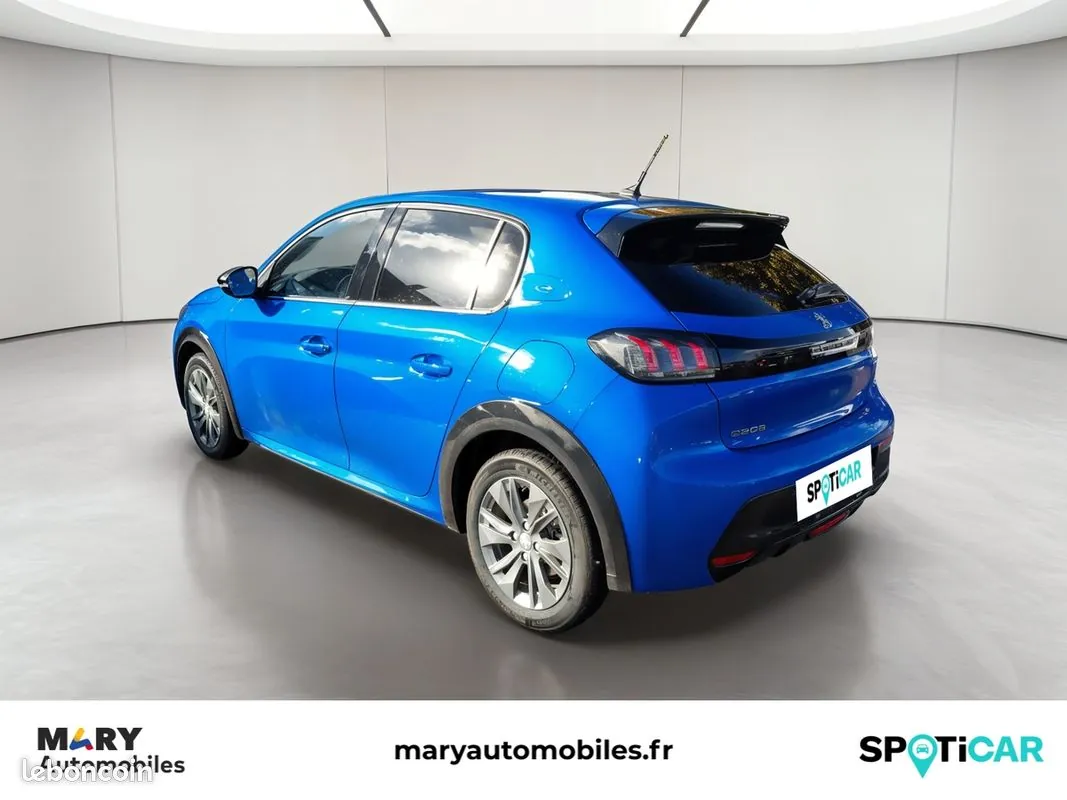 Peugeot 208 2022 photo 3