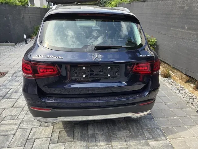 Mercedes-Benz Glc Suv 2022 photo 4