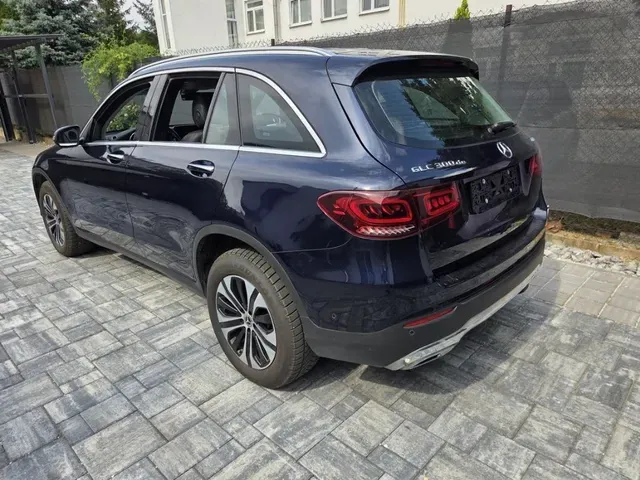Mercedes-Benz Glc Suv 2022 photo 3
