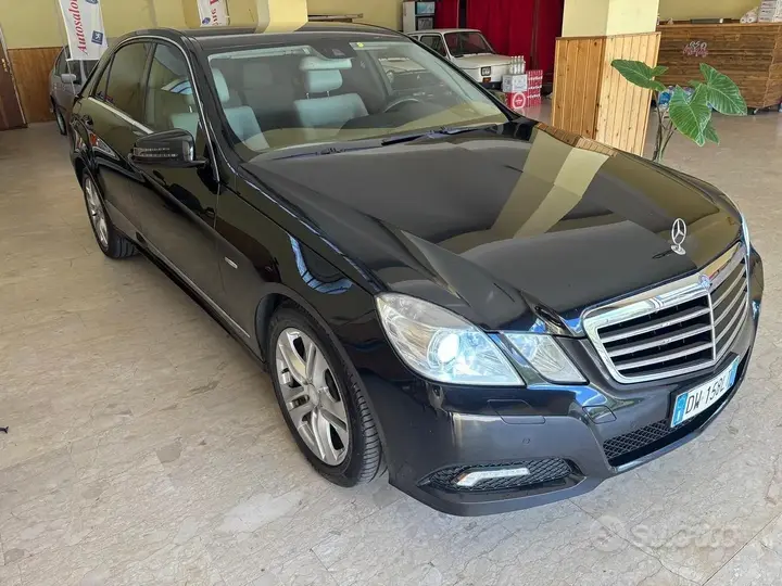 Mercedes-Benz E-Class 2009 photo 2