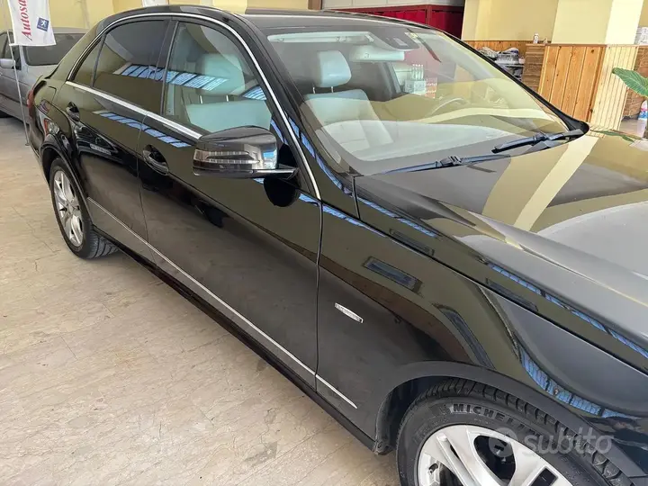 Mercedes-Benz E-Class 2009 photo 3