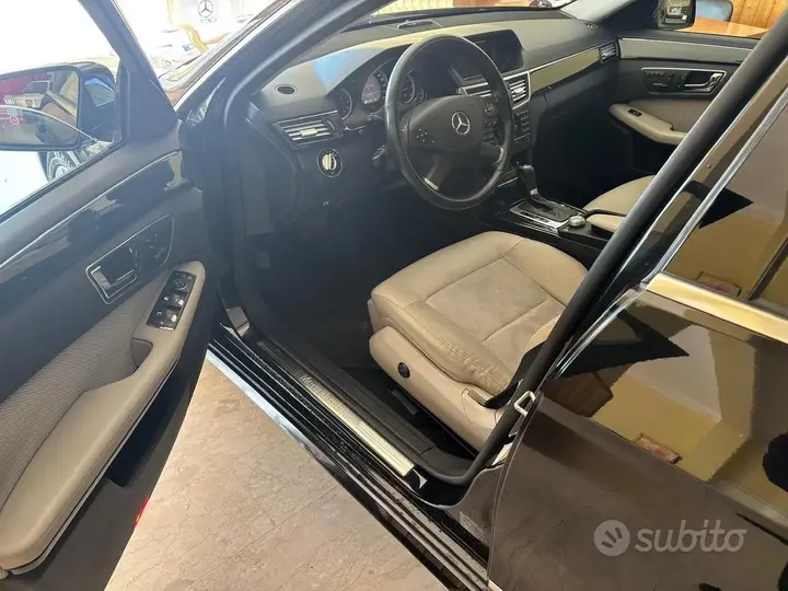 Mercedes-Benz E-Class 2009 photo 5
