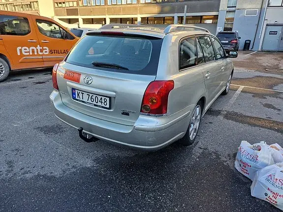 Toyota Avensis 2006 photo 5