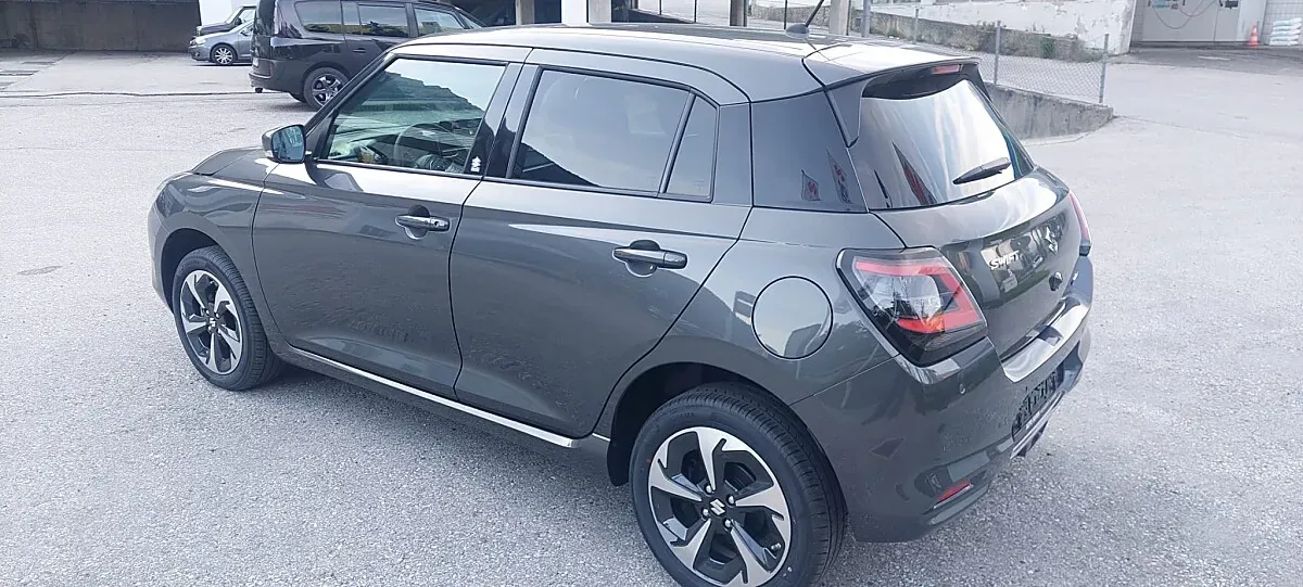 Suzuki Swift photo 3