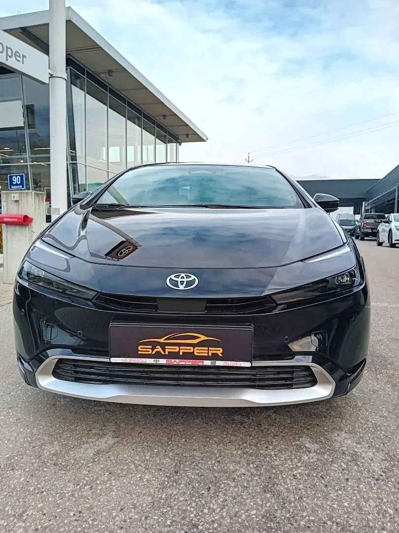 Toyota Prius 2025 photo 2