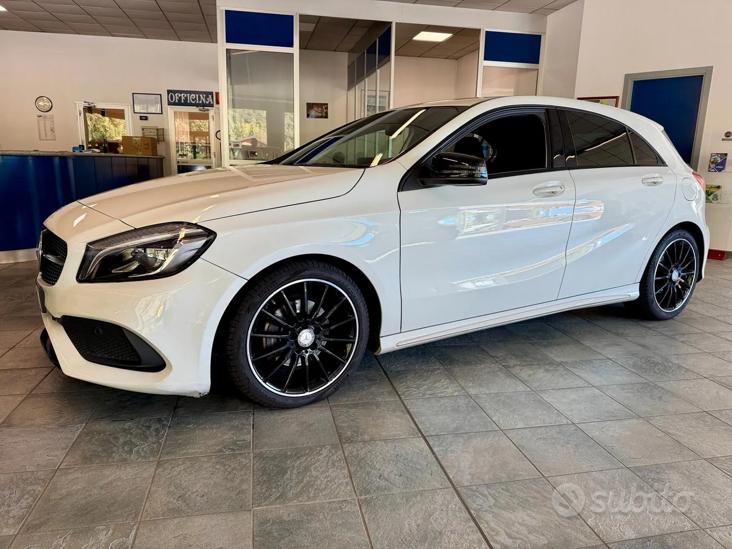 Mercedes-Benz A 180 2016 photo 4