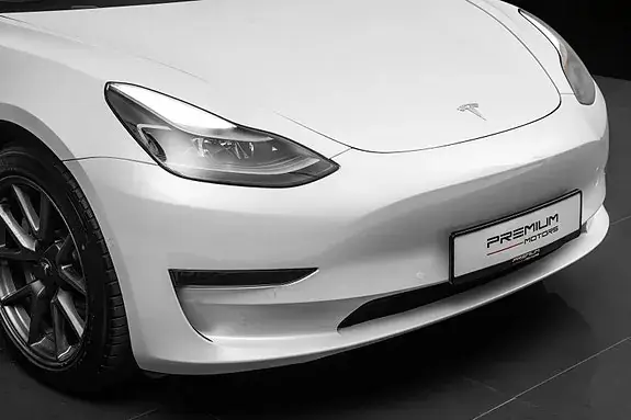 Tesla Model 3 2021 photo 2