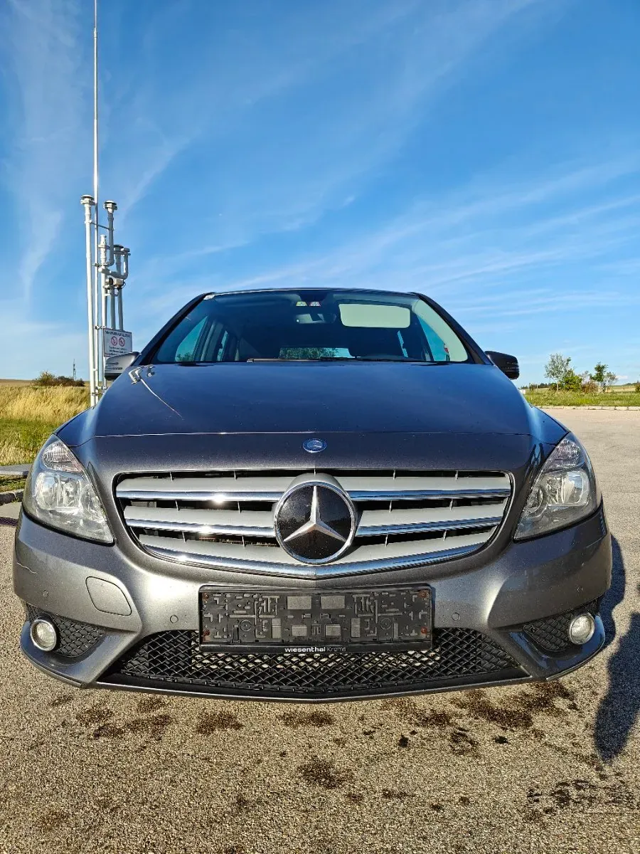 Mercedes-Benz B-Class 2013 photo 2