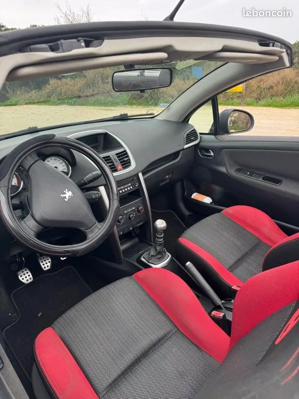 Peugeot 207 2011 photo 2