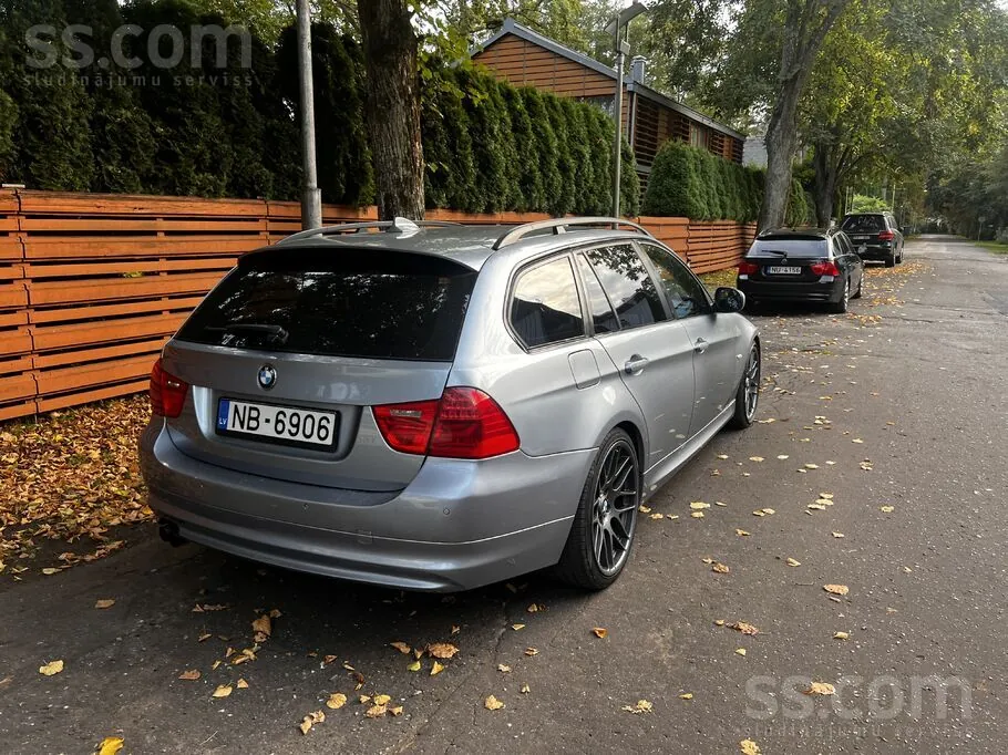 BMW 330 2008 photo 2