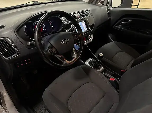 Kia Rio 2015 photo 5