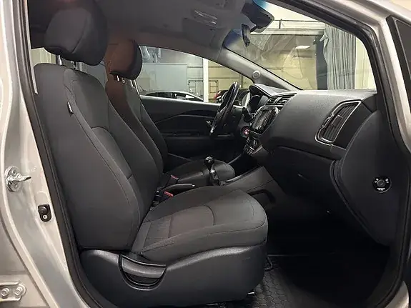 Kia Rio 2015 photo 4