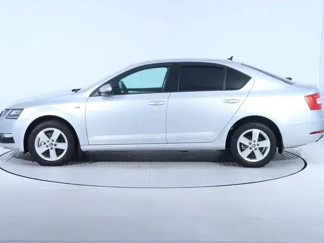 Skoda Octavia 2017 photo 2