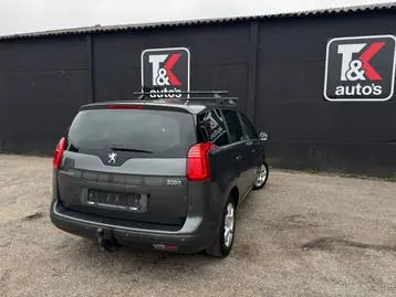Peugeot 5008 2011 photo 3