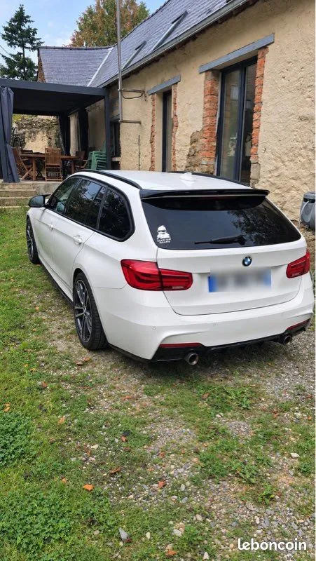 BMW 3 Series 2018 photo 2