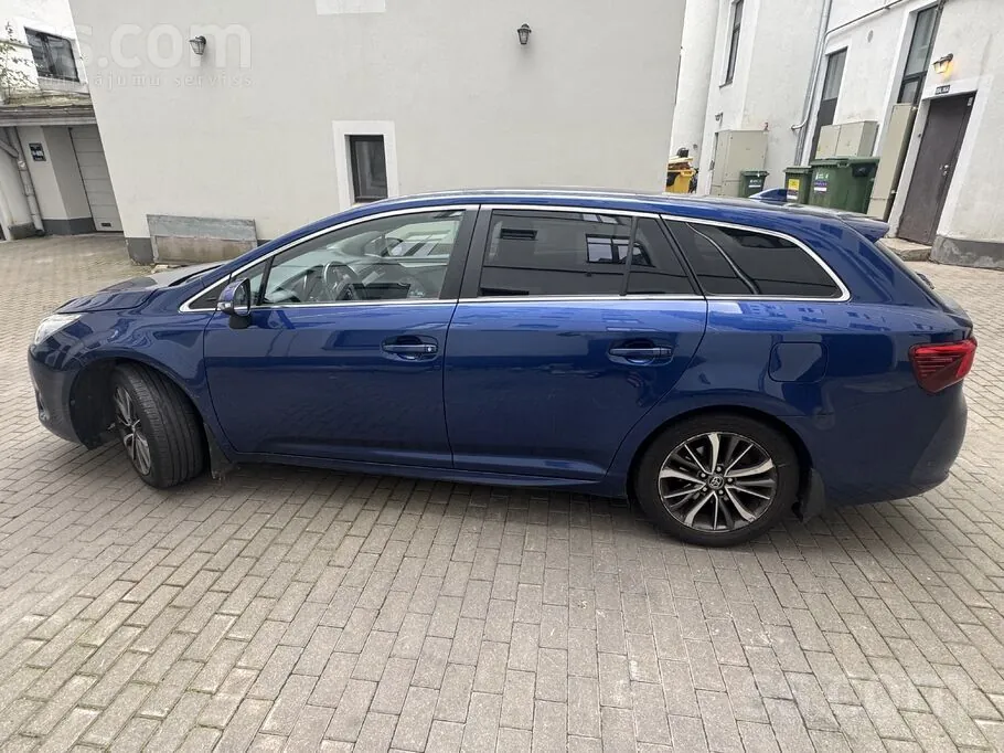 Toyota Avensis 2017 photo 3