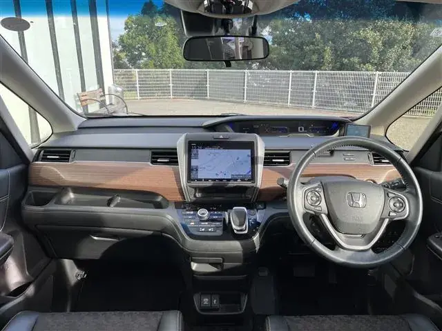 Honda Freede Hybrid 2019 photo 2