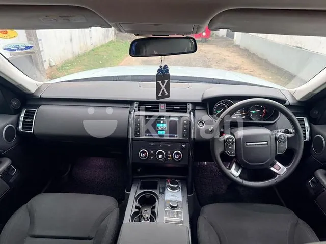 Land Rover Discovery 2017 photo 4