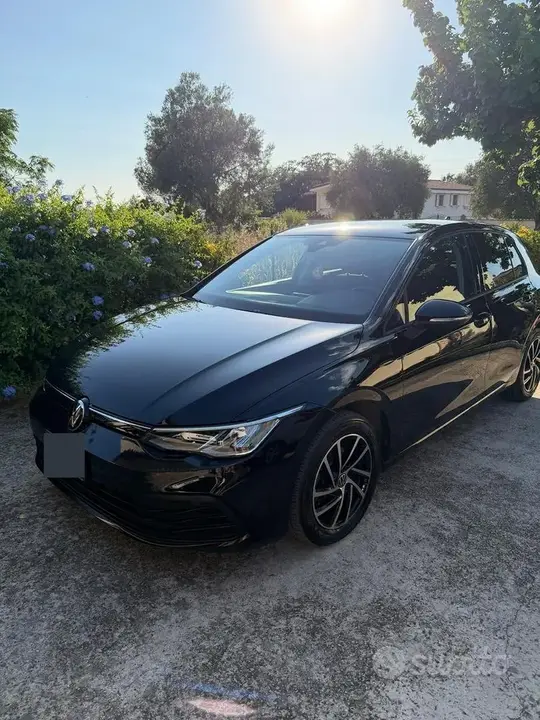 Volkswagen Golf 2022 photo 2