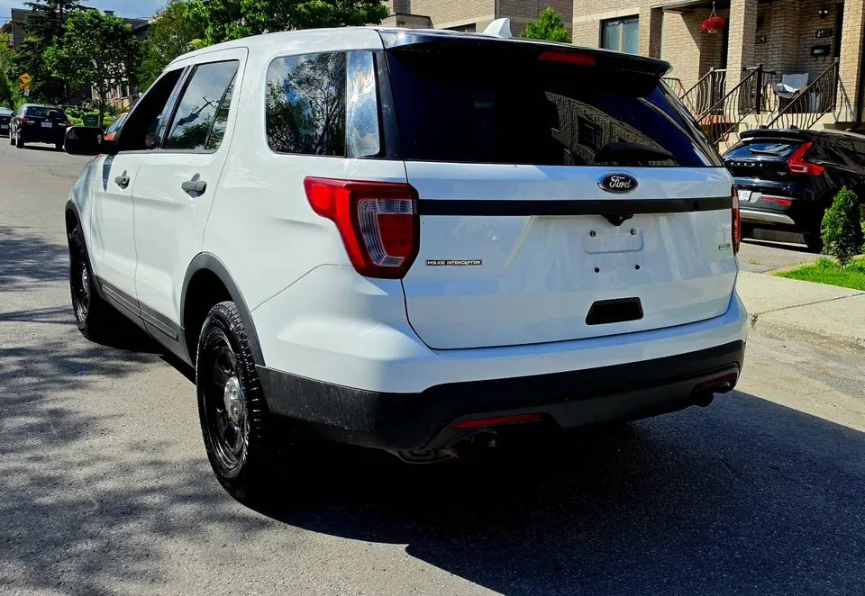 Ford Explorer 2016 photo 2