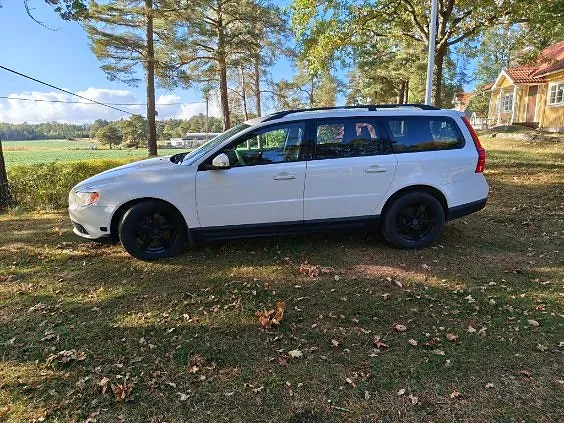 Volvo V70 2009 photo 2