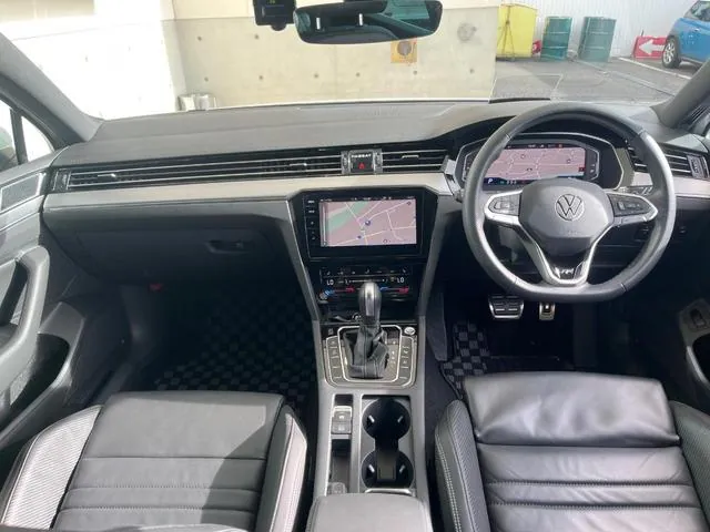 Volkswagen Passat 2021 photo 2