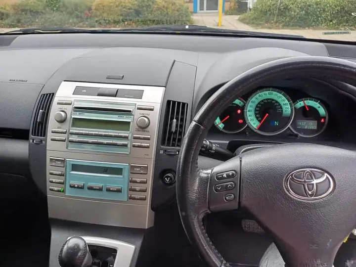 Toyota Corolla Verso 2007 photo 4