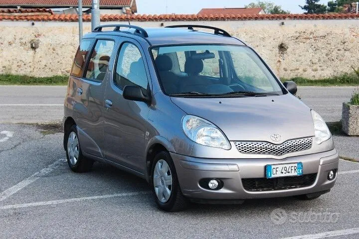 Toyota Yaris 2003 photo 4