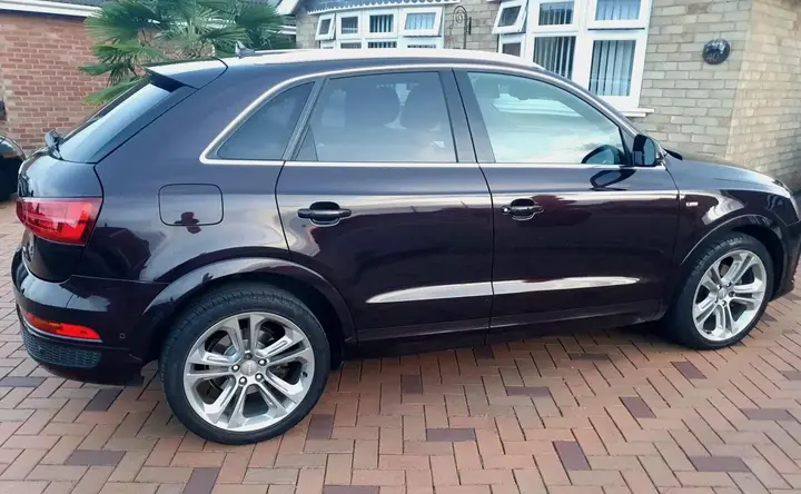 Audi Q3 2015 photo 2