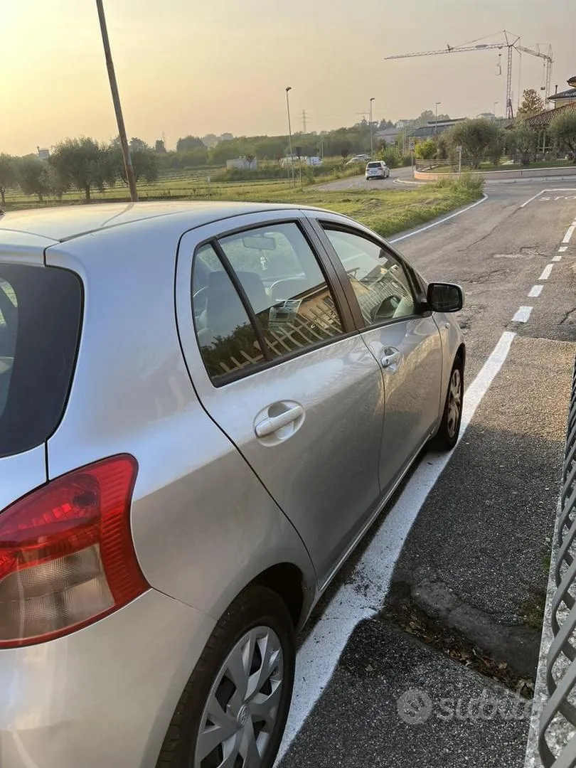 Toyota Yaris 2007 photo 3