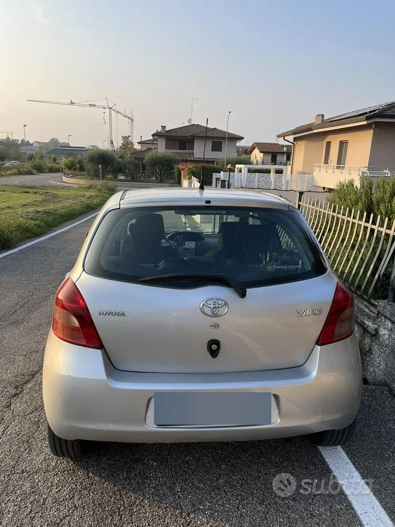 Toyota Yaris 2007 photo 4