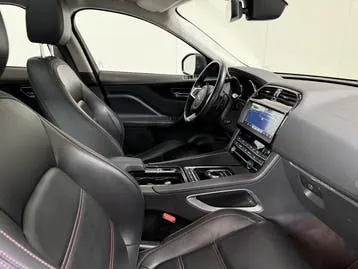 Jaguar F-Pace 2018 photo 2