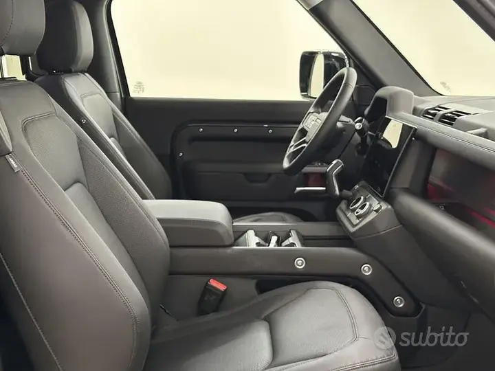 Land Rover Defender 2025 photo 3