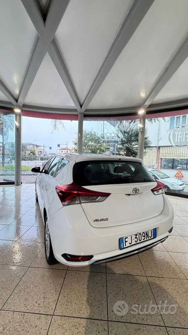 Toyota Auris 2017 photo 4