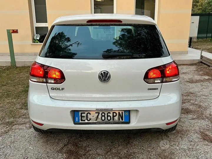 Volkswagen Golf 2010 photo 3