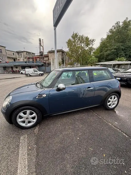 Mini One 2011 photo 3