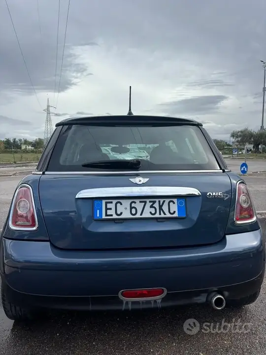 Mini One 2011 photo 5