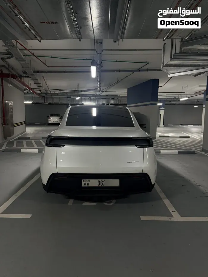 Tesla Model Y 2025 photo 3