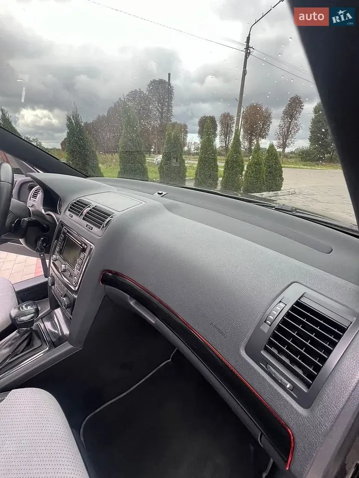 Skoda Octavia 2012 photo 4