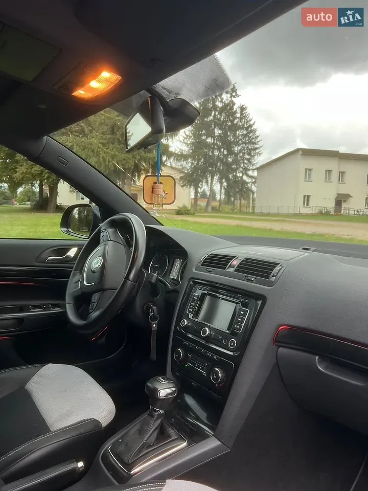 Skoda Octavia 2012 photo 5