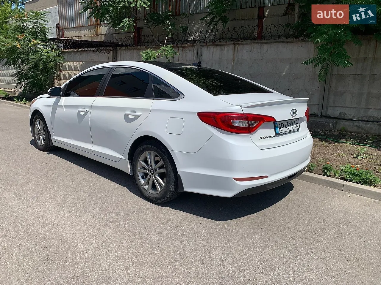 Hyundai Sonata 2015 photo 2