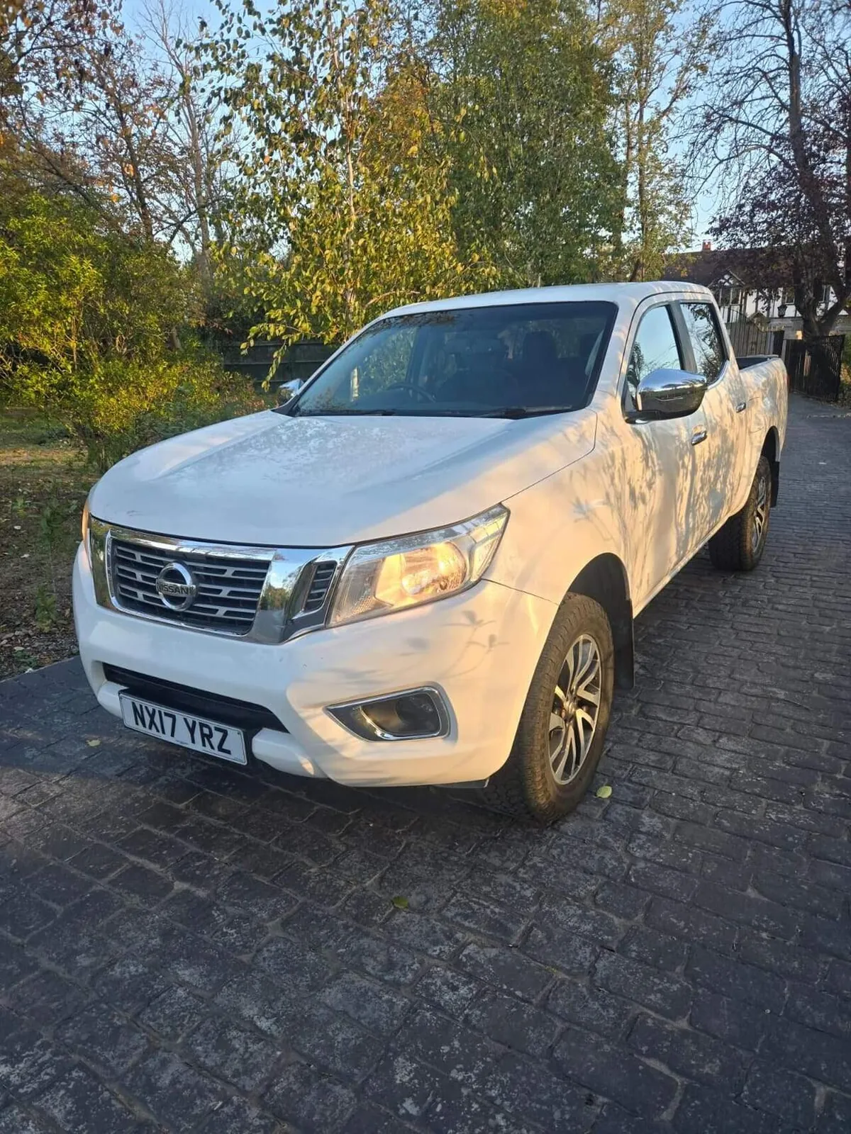 Nissan Navara 2017 photo 2