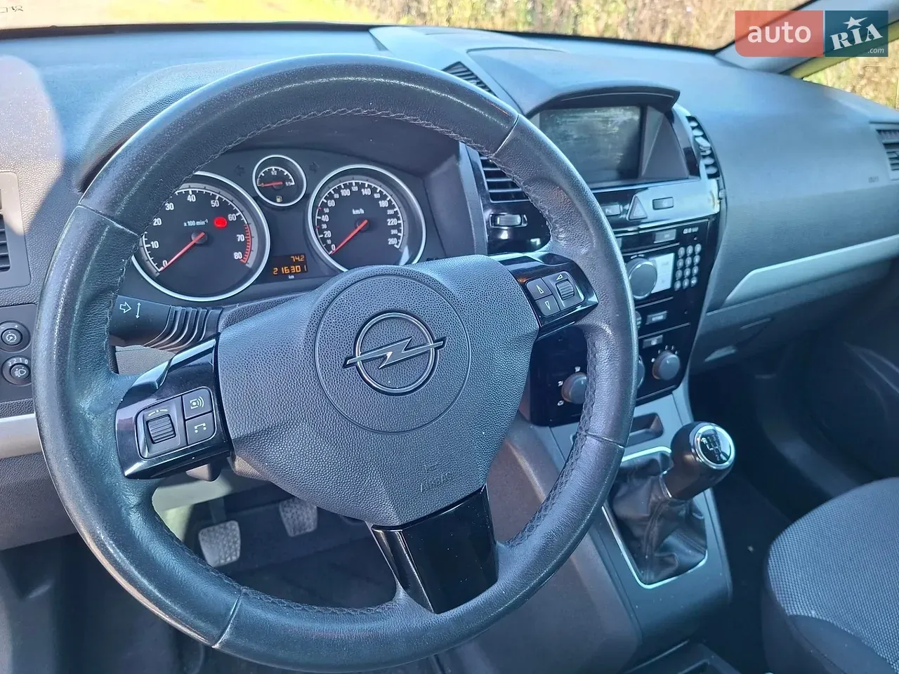 Opel Zafira 2011 photo 2