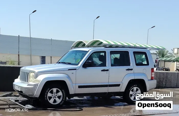 Jeep Cherokee 2012 photo 2