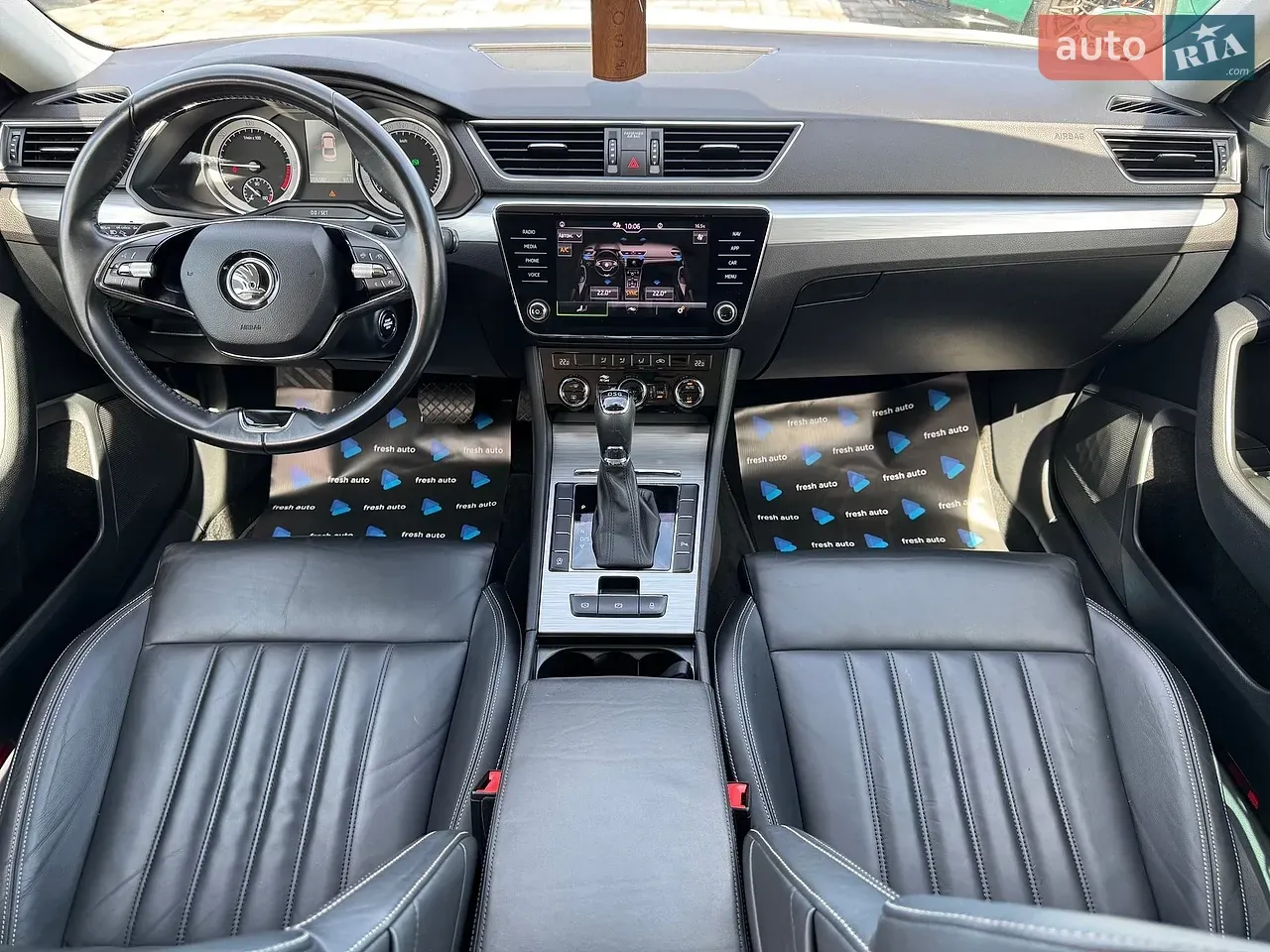 Skoda Superb 2021 photo 4