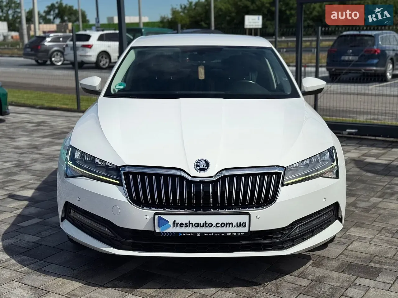 Skoda Superb 2021 photo 2