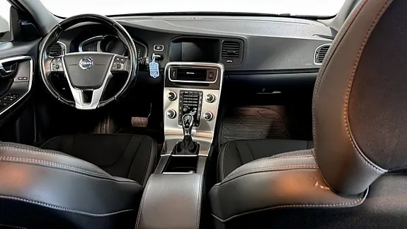 Volvo V60 2015 photo 4